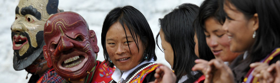 Atsara dancers Atsara flirting with festival dancers